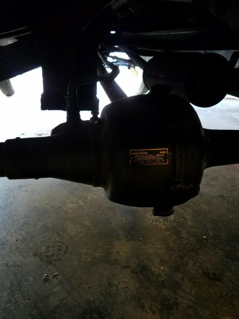 Ford T Roadster Vehicle Full-screen Gallery Image 02