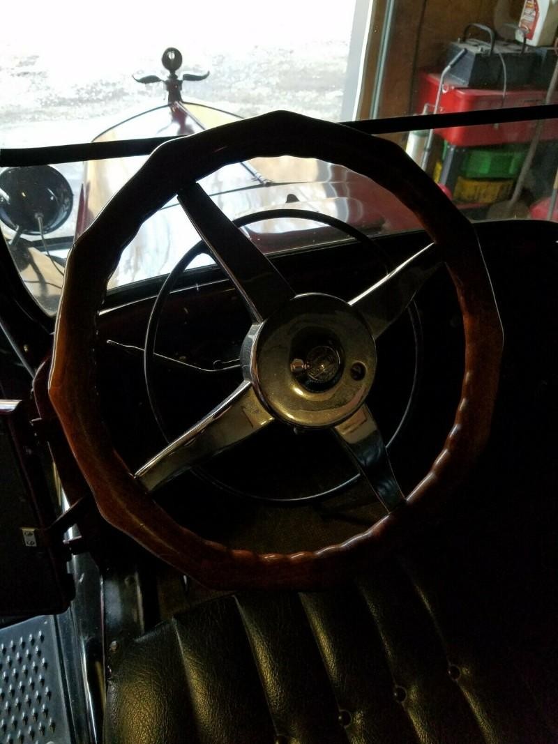 Ford T Roadster Vehicle Full-screen Gallery Image 03