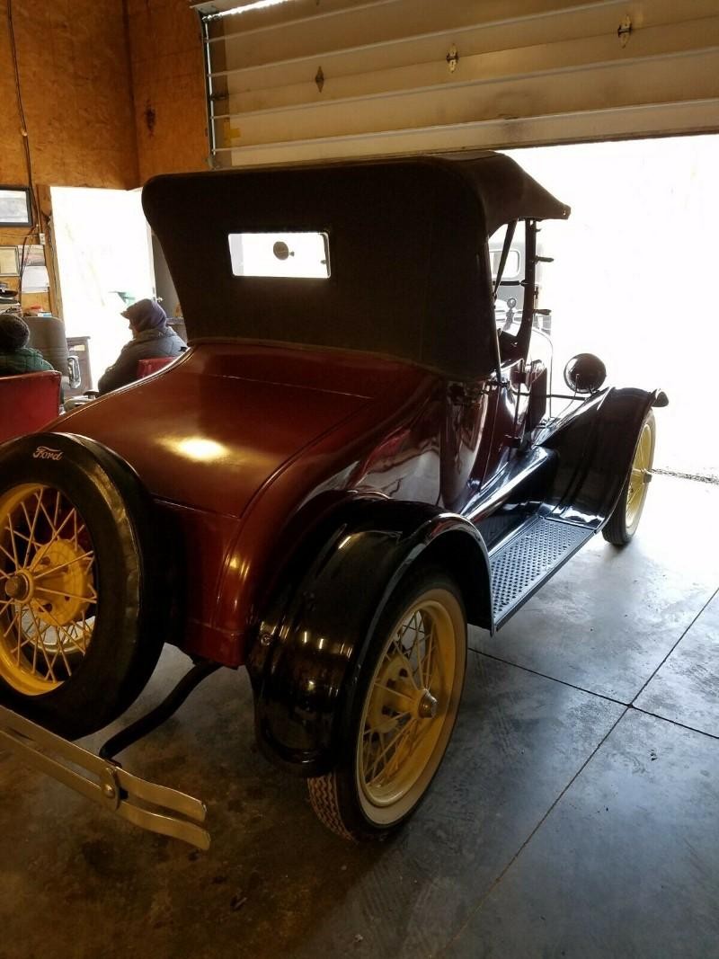 Ford T Roadster Vehicle Full-screen Gallery Image 04