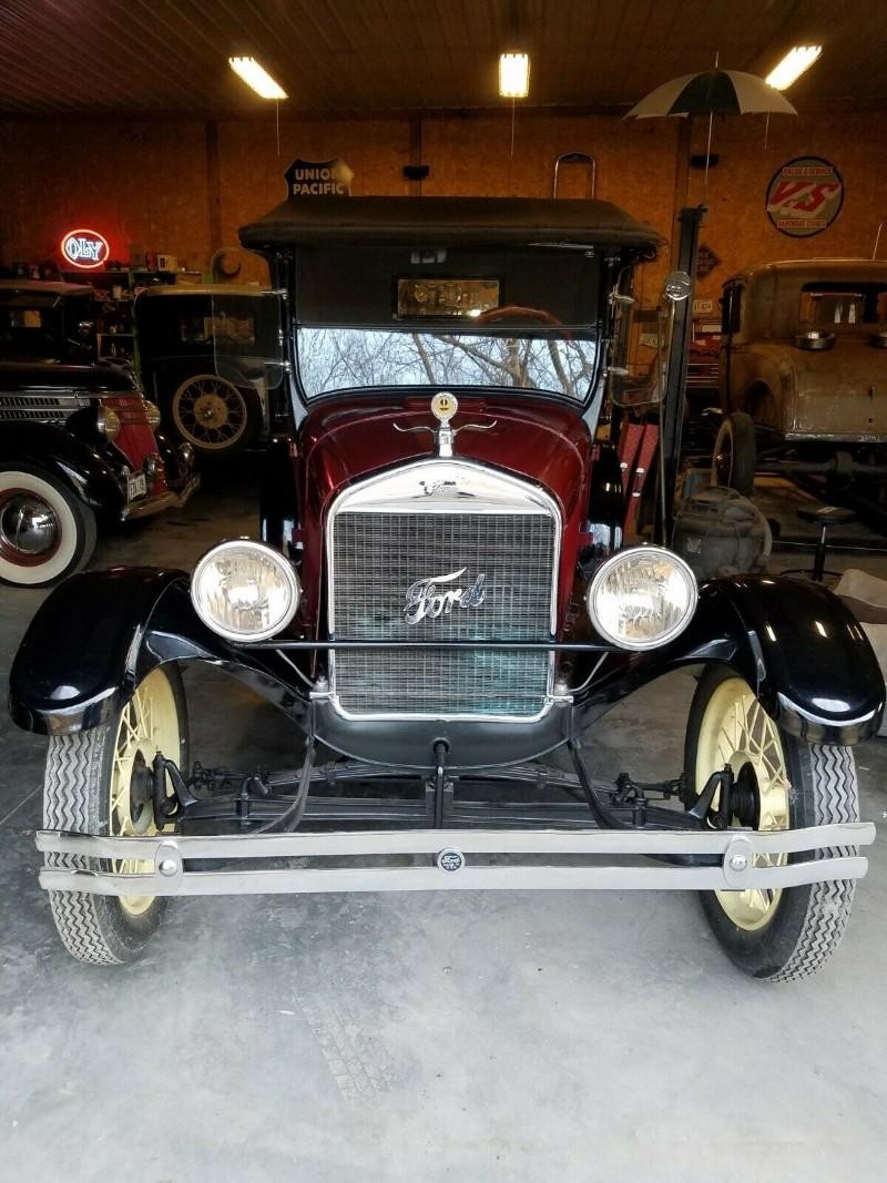 Ford T Roadster Vehicle Full-screen Gallery Image 05