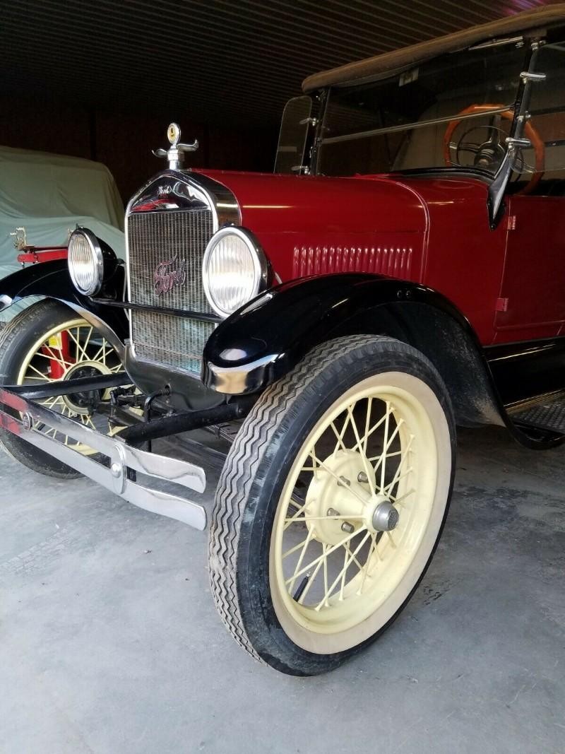 Ford T Roadster Vehicle Full-screen Gallery Image 09