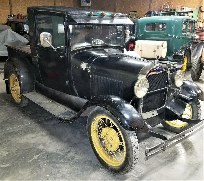 Ford 1/2 Ton Trucks Vehicle Full-screen Gallery Image 01