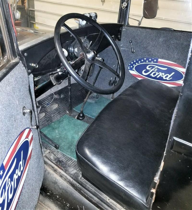 Ford 1/2 Ton Trucks Vehicle Full-screen Gallery Image 09