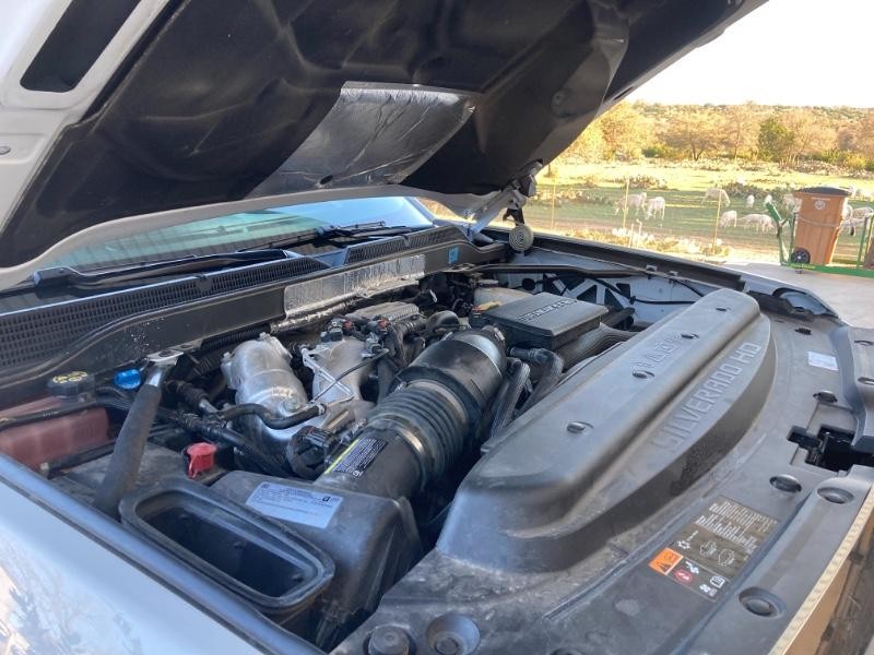 Chevrolet Silverado 2500HD Vehicle Full-screen Gallery Image 04