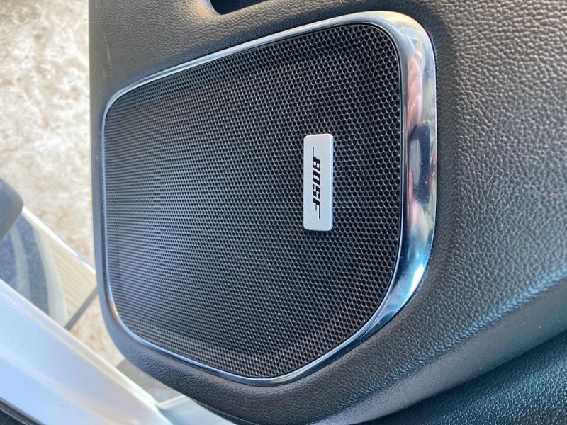 Chevrolet Silverado 2500HD Vehicle Full-screen Gallery Image 05