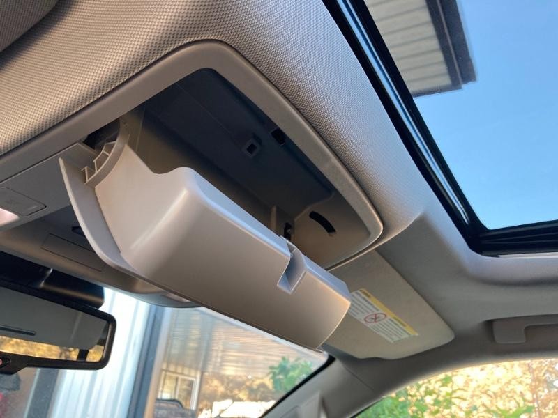 Chevrolet Silverado 2500HD Vehicle Full-screen Gallery Image 06