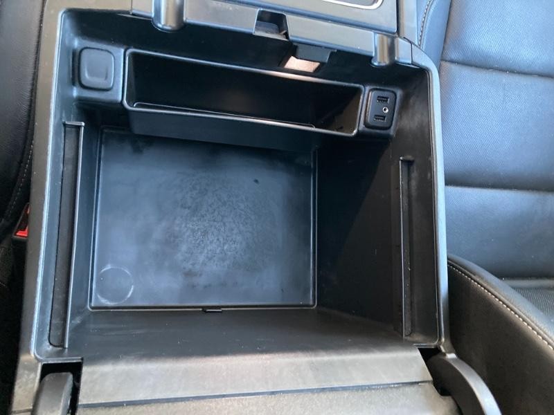 Chevrolet Silverado 2500HD Vehicle Full-screen Gallery Image 09