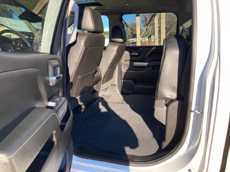 Chevrolet Silverado 2500HD Vehicle Full-screen Gallery Image 21