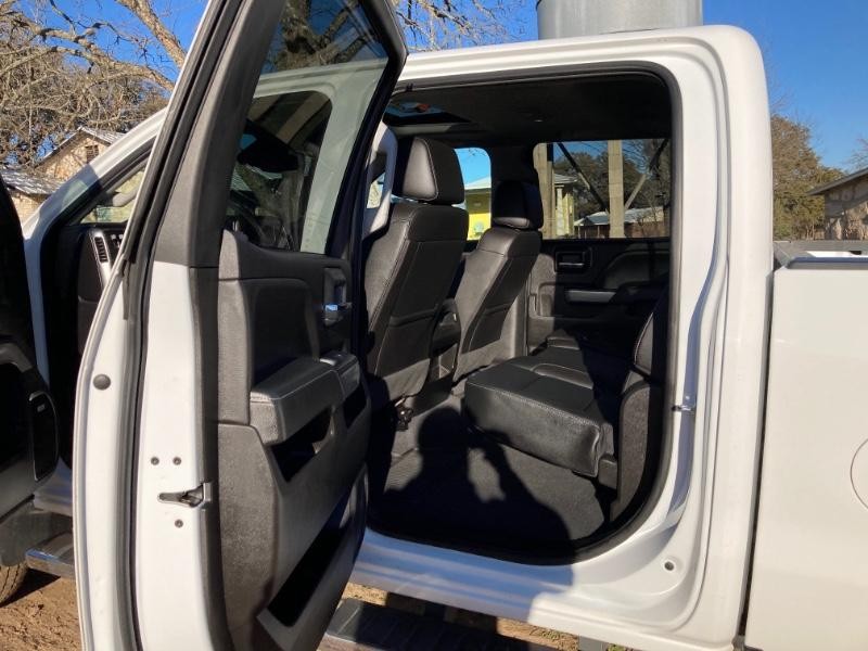 Chevrolet Silverado 2500HD Vehicle Full-screen Gallery Image 22