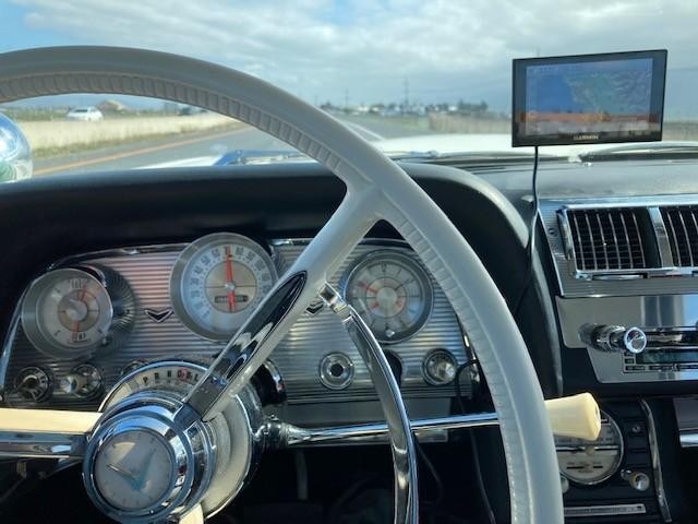 Ford Thunderbird Vehicle Full-screen Gallery Image 05