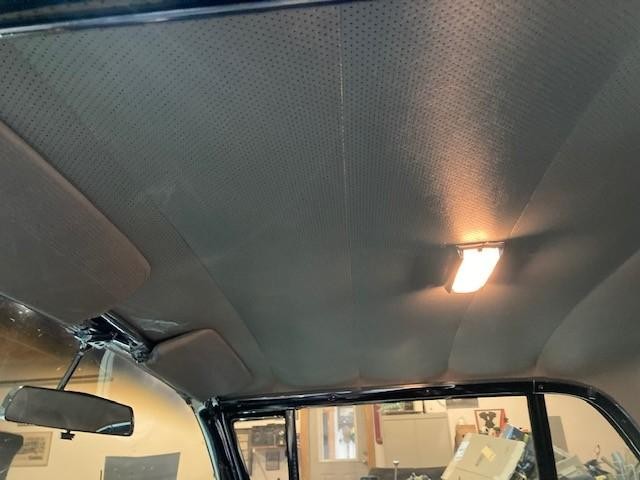 Ford Thunderbird Vehicle Full-screen Gallery Image 09