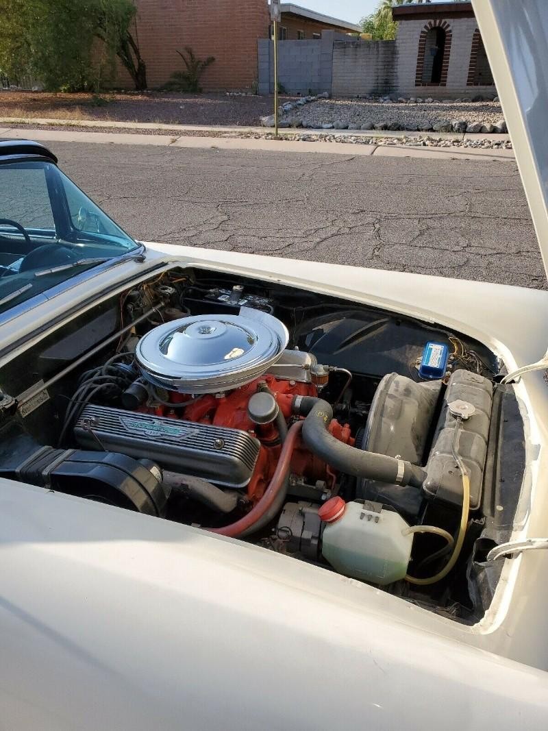 Ford Thunderbird Vehicle Full-screen Gallery Image 09