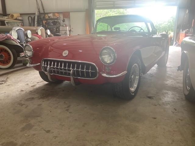 Chevrolet Corvette Vehicle Full-screen Gallery Image 10