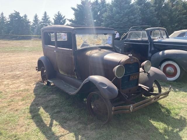 Ford Model A Vehicle Full-screen Gallery Image 03