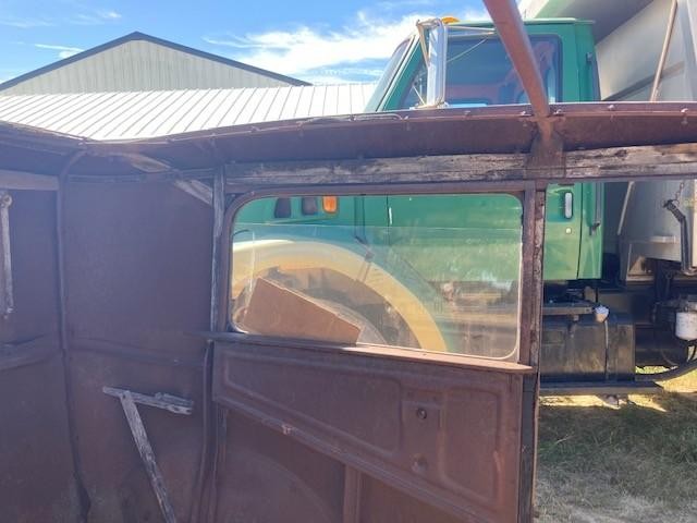 Ford Model A Vehicle Full-screen Gallery Image 13