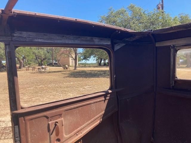 Ford Model A Vehicle Full-screen Gallery Image 16