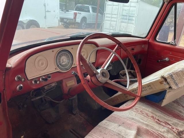 Ford F-100 Vehicle Full-screen Gallery Image 07