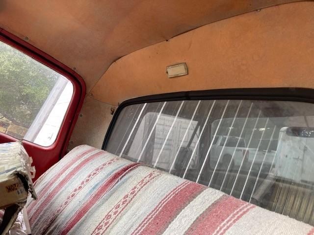 Ford F-100 Vehicle Full-screen Gallery Image 08