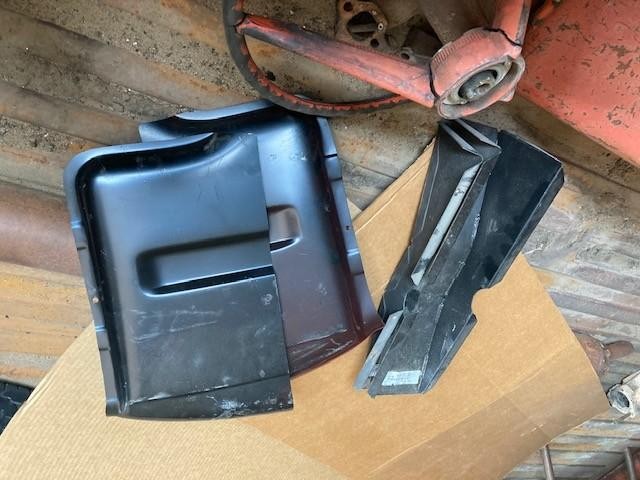 Ford F-100 Vehicle Full-screen Gallery Image 10