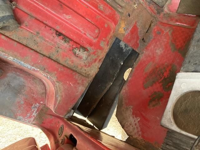 Ford F-100 Vehicle Full-screen Gallery Image 11