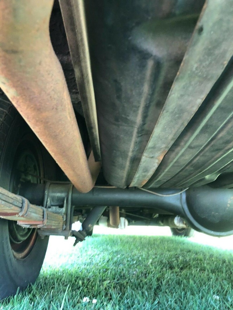 Ford Crown Victoria Vehicle Full-screen Gallery Image 06