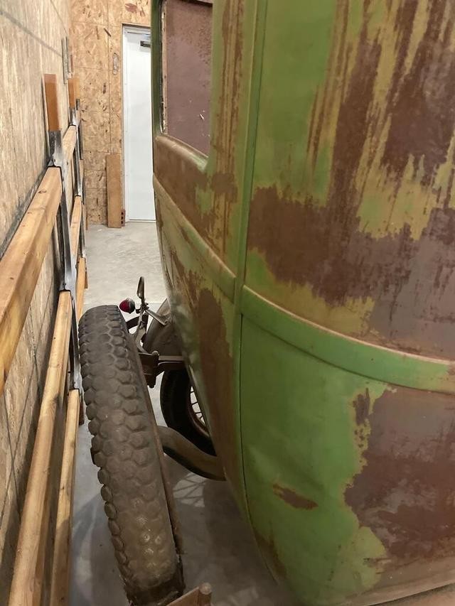 Ford T Vehicle Full-screen Gallery Image 06