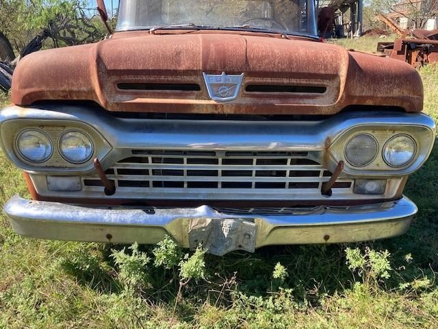 Ford F-100 Vehicle Full-screen Gallery Image 05