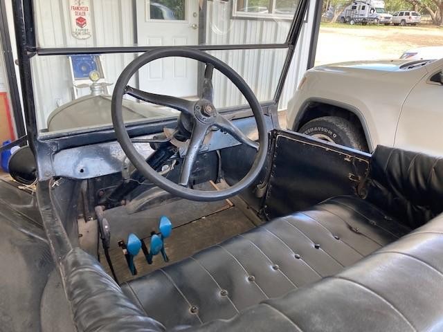 Ford T Vehicle Full-screen Gallery Image 04