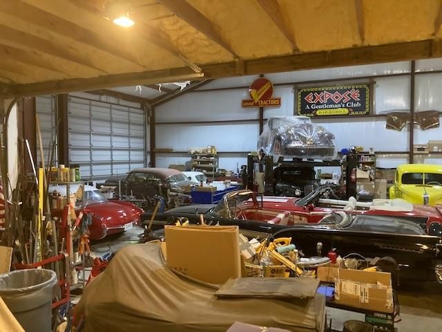 Ford Sunliner Vehicle Full-screen Gallery Image 02