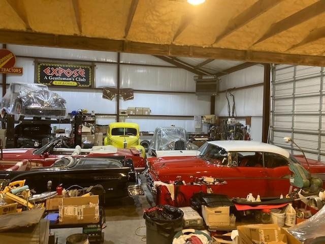 Ford Sunliner Vehicle Full-screen Gallery Image 03