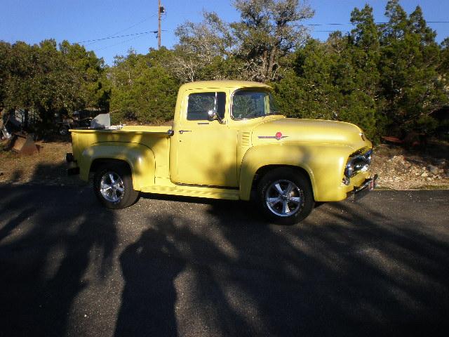 Ford F-100 Vehicle Full-screen Gallery Image 11