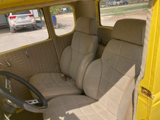 Ford  Vehicle Full-screen Gallery Image 14