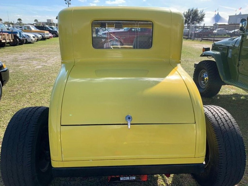 Ford  Vehicle Full-screen Gallery Image 08