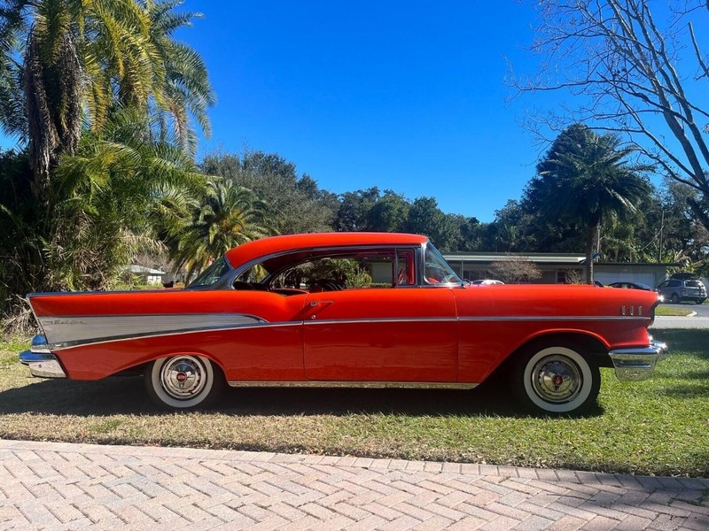 Chevrolet  Vehicle Full-screen Gallery Image 07