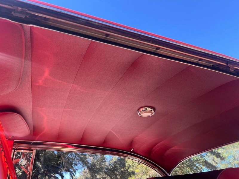 Chevrolet  Vehicle Full-screen Gallery Image 16