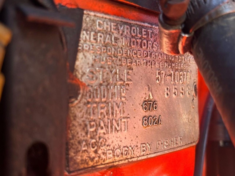 Chevrolet  Vehicle Full-screen Gallery Image 19