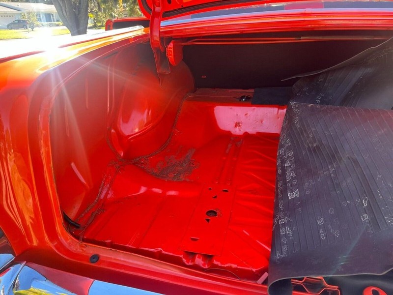 Chevrolet  Vehicle Full-screen Gallery Image 22