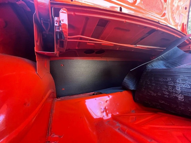 Chevrolet  Vehicle Full-screen Gallery Image 23