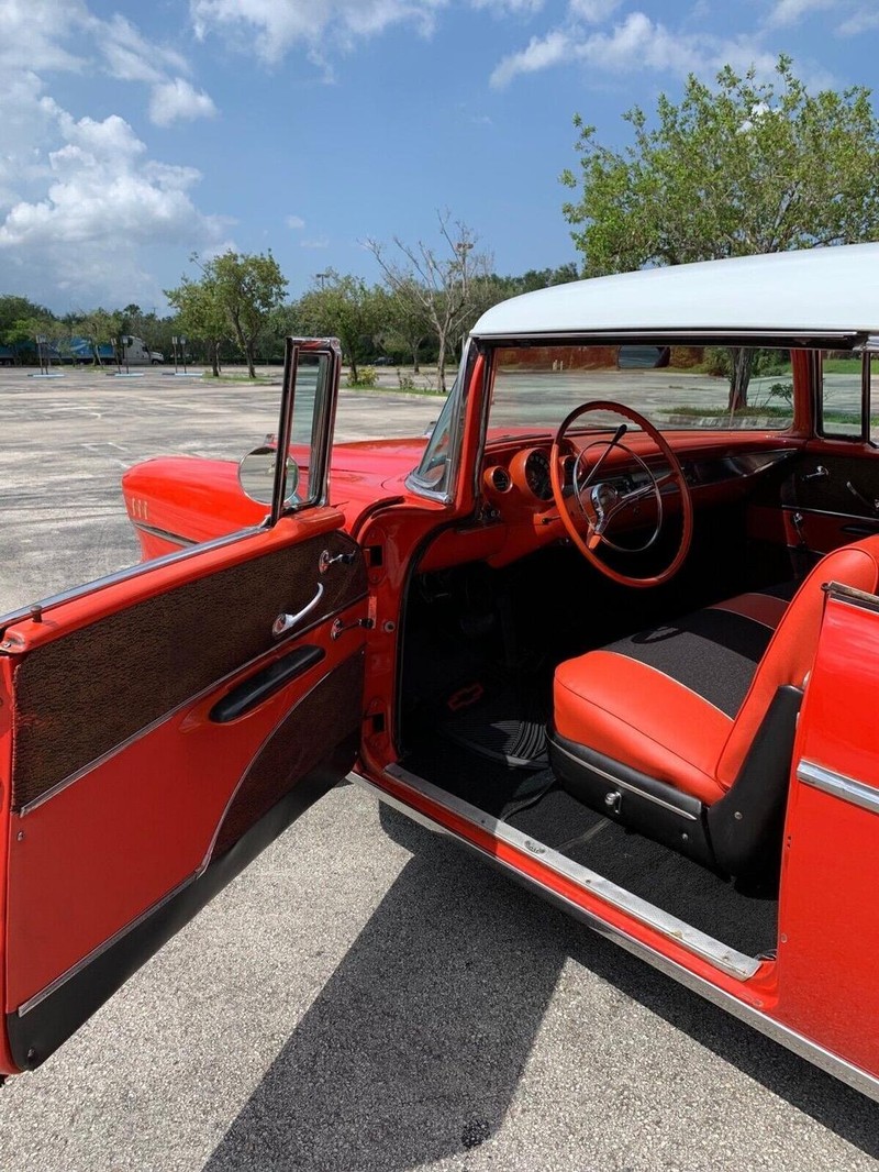 Chevrolet  Vehicle Full-screen Gallery Image 04