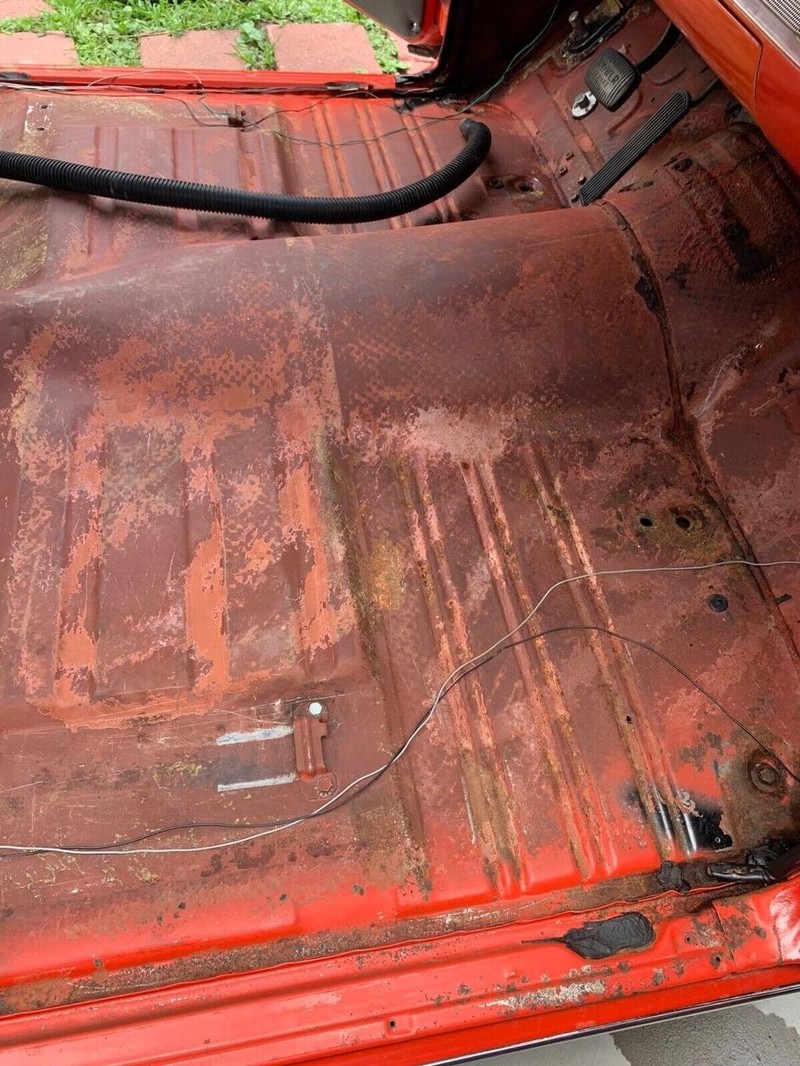 Chevrolet  Vehicle Full-screen Gallery Image 06