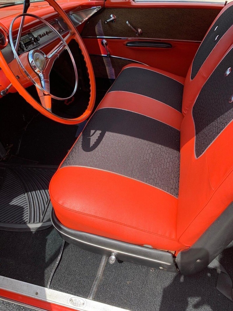 Chevrolet  Vehicle Full-screen Gallery Image 08