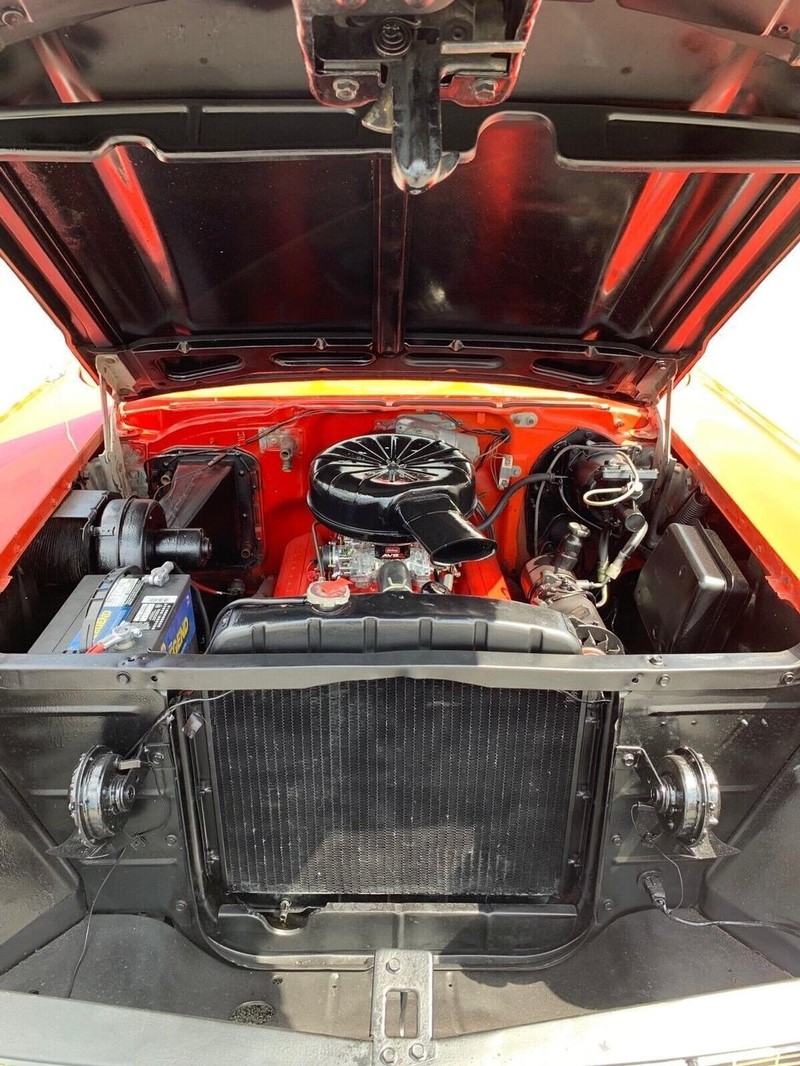 Chevrolet  Vehicle Full-screen Gallery Image 09