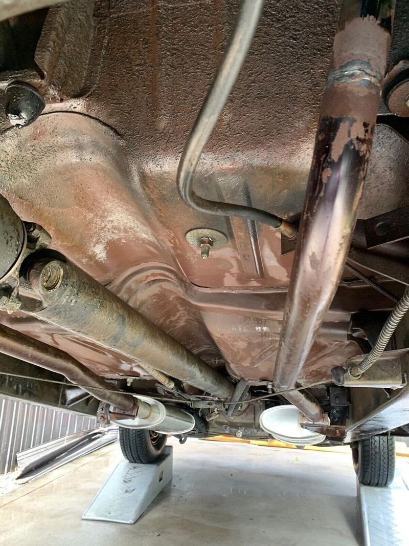 Chevrolet  Vehicle Full-screen Gallery Image 11