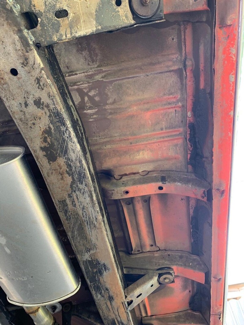 Chevrolet  Vehicle Full-screen Gallery Image 12