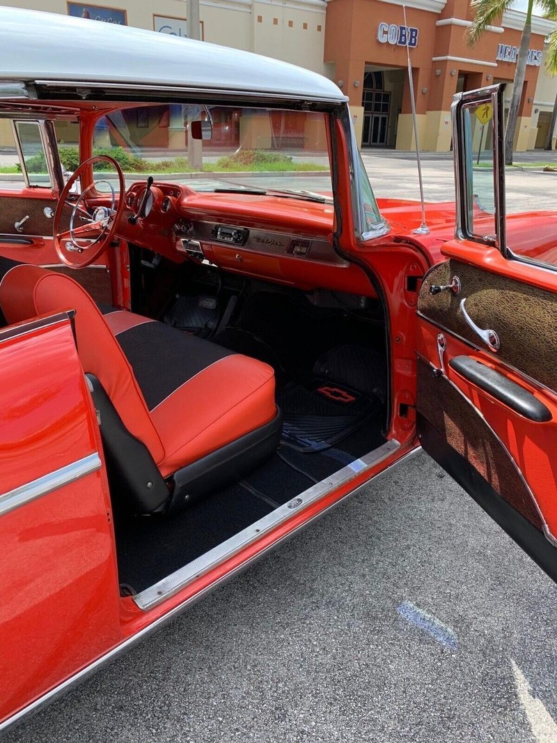 Chevrolet  Vehicle Full-screen Gallery Image 18