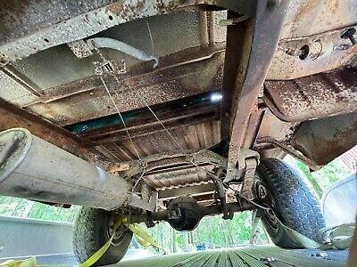 Ford F-100 Vehicle Full-screen Gallery Image 03