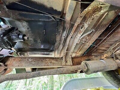 Ford F-100 Vehicle Full-screen Gallery Image 04