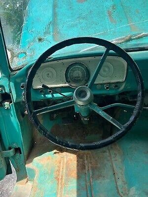 Ford F-100 Vehicle Full-screen Gallery Image 09