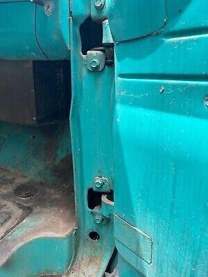 Ford F-100 Vehicle Full-screen Gallery Image 10