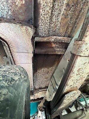 Ford F-100 Vehicle Full-screen Gallery Image 20